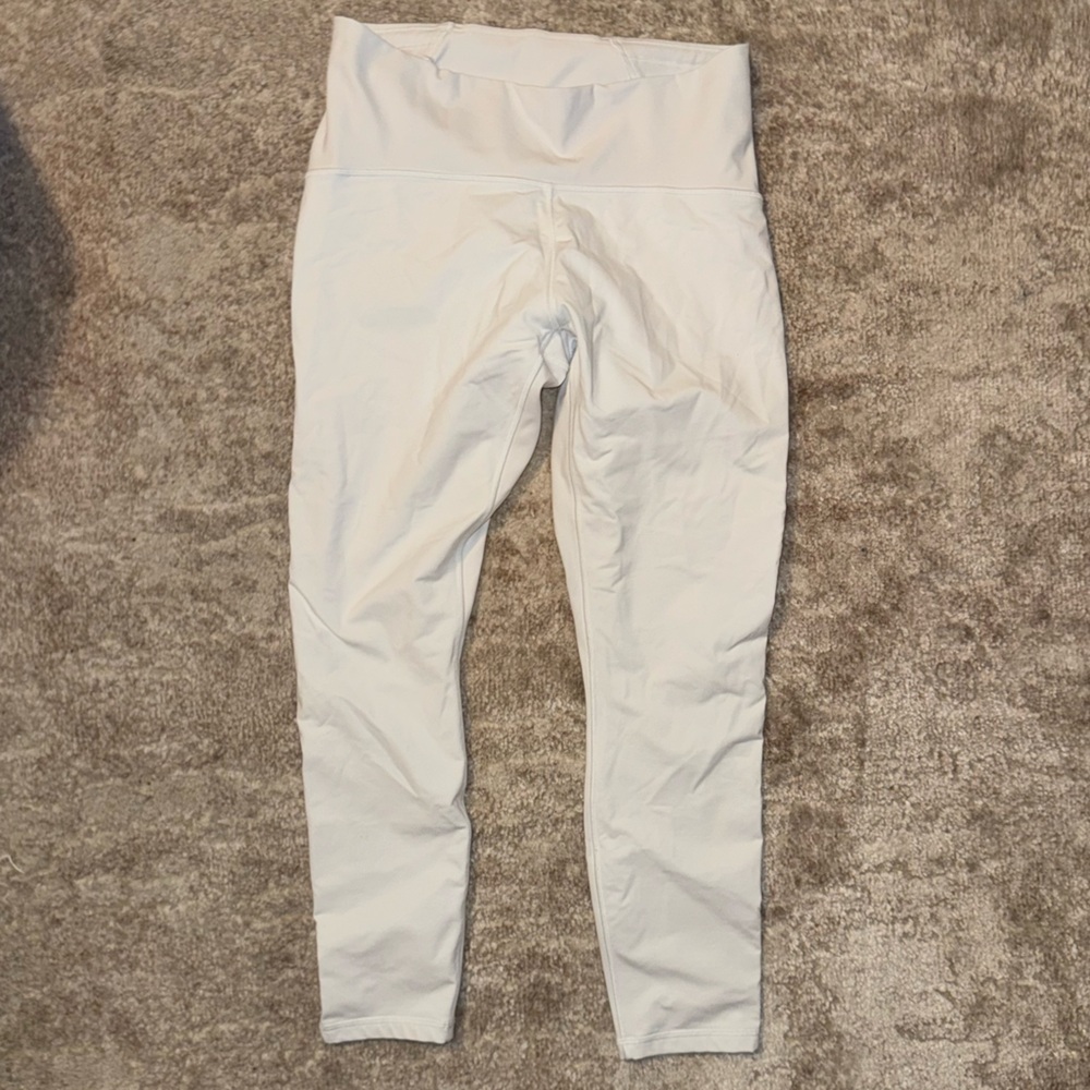 NEVER WORN LULULEMON LEGGINGS. size 10